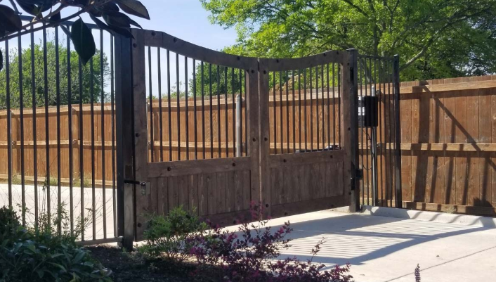 Complete Guide for the Pearland, TX Property Owner: Automatic Gates