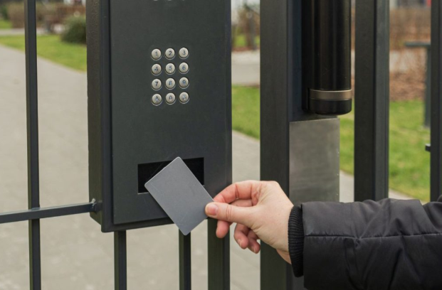 Automatic Gates in River Oaks: A Complete Guide for Homeowners